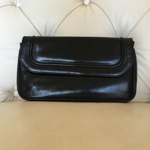 NWOT Black Clutch.